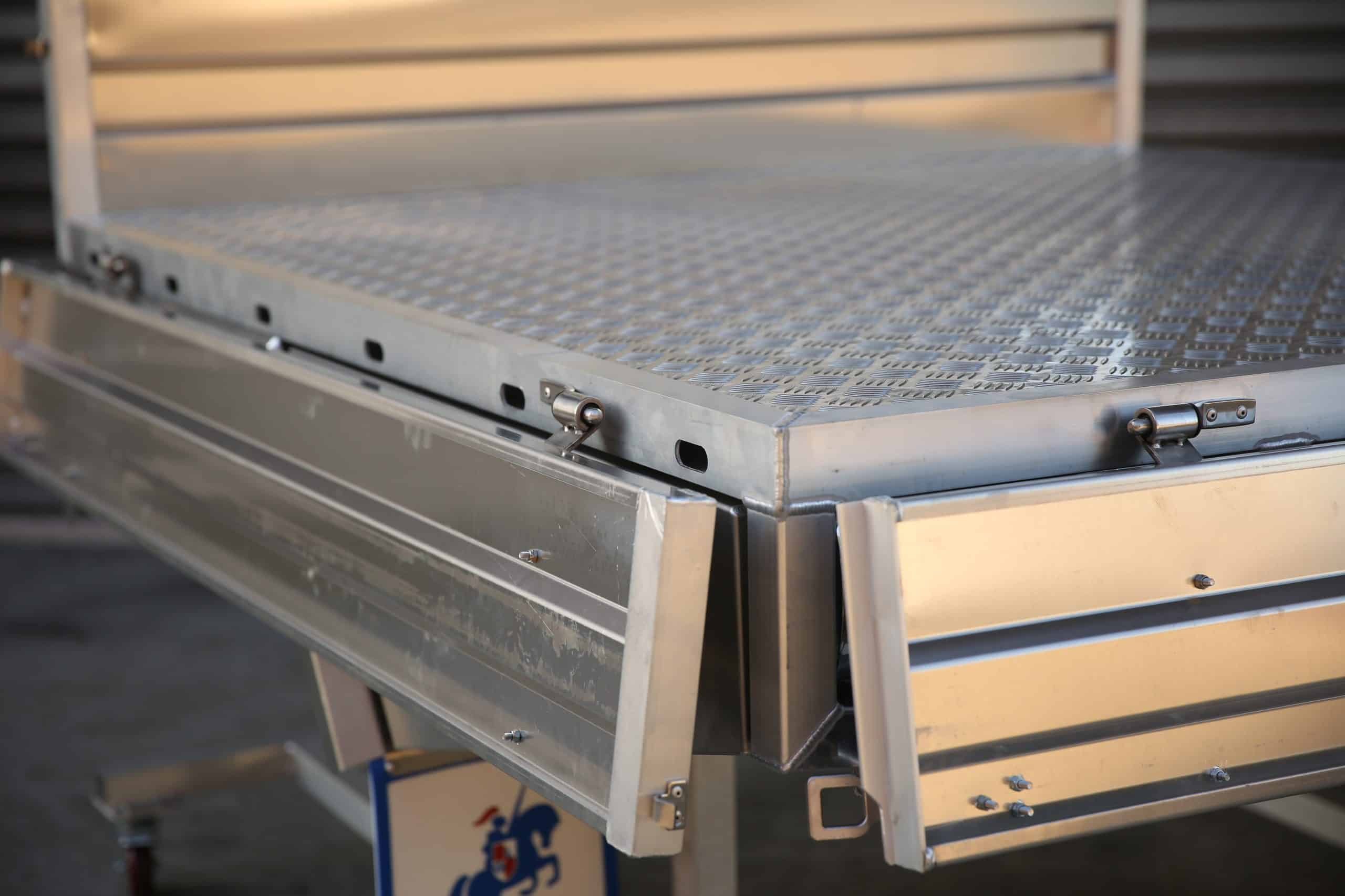 Strong aluminium UTE tray with 8mm C-channel main frame
