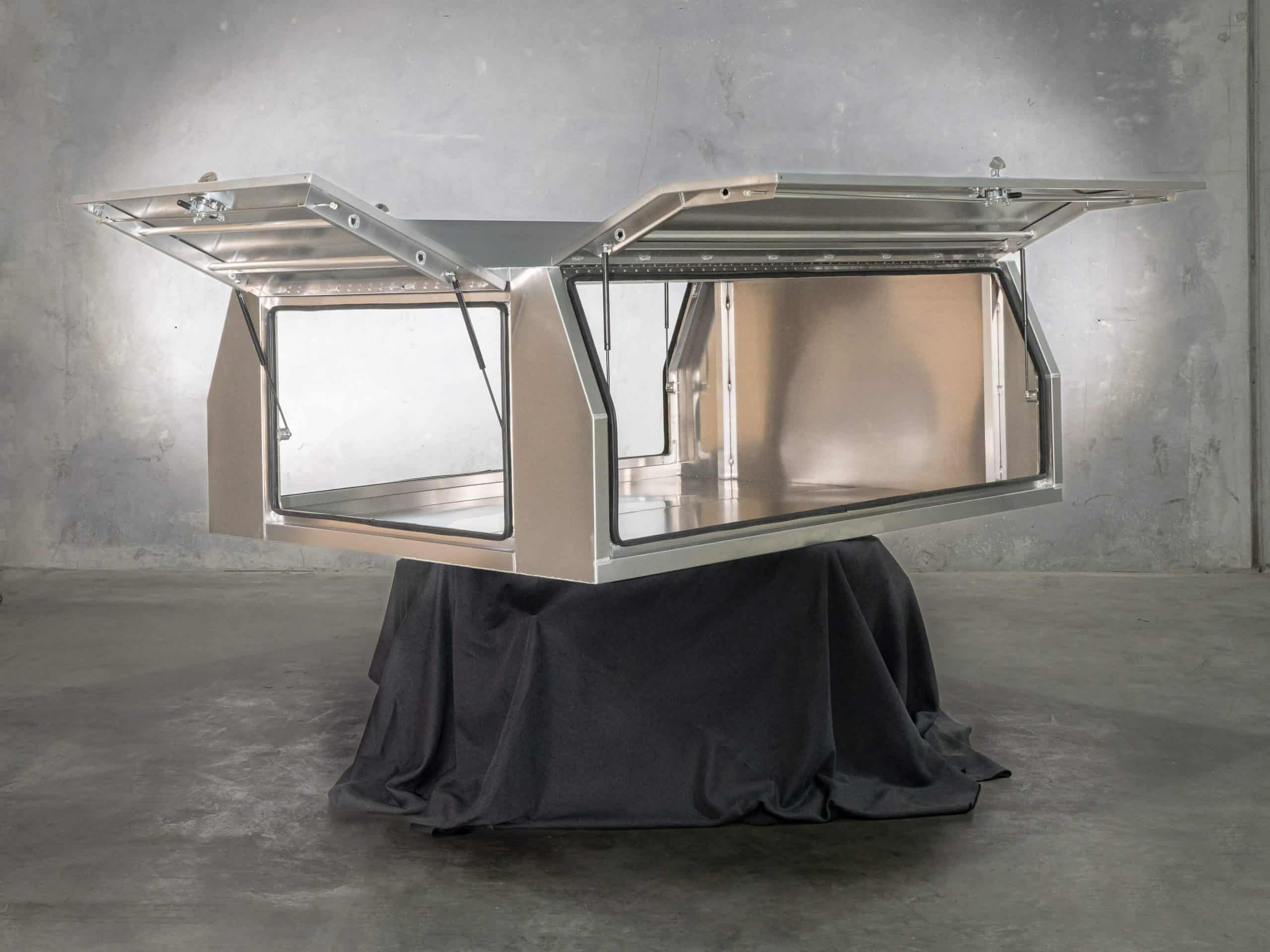 Aluminium UTE canopy with triple door configuration