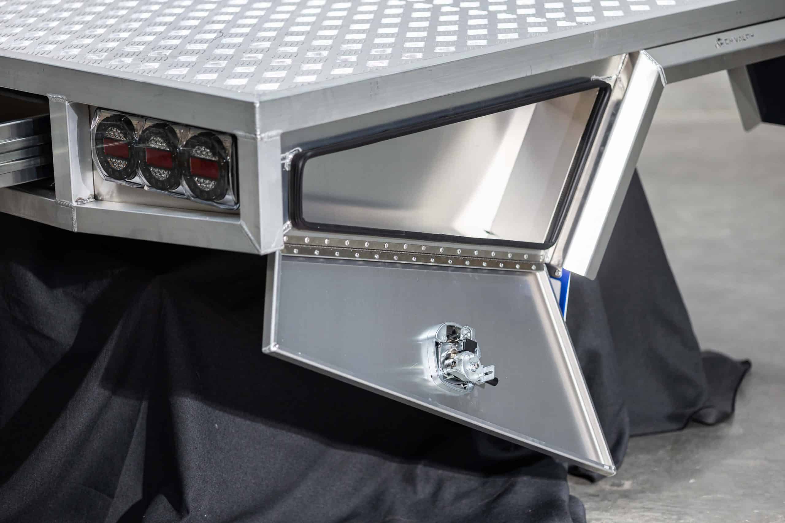 Raw finish aluminium tray with under-tray toolboxes