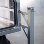 Support legs of the 3 door X1 Wide 1800 UTE canopy