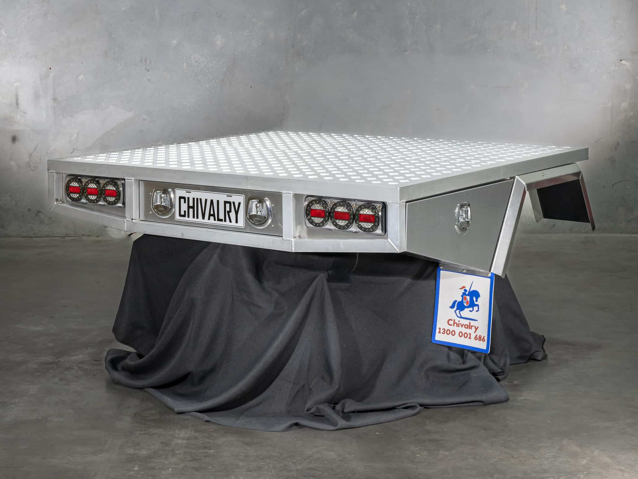 Heavy-duty raw alloy tray offering long-lasting performance