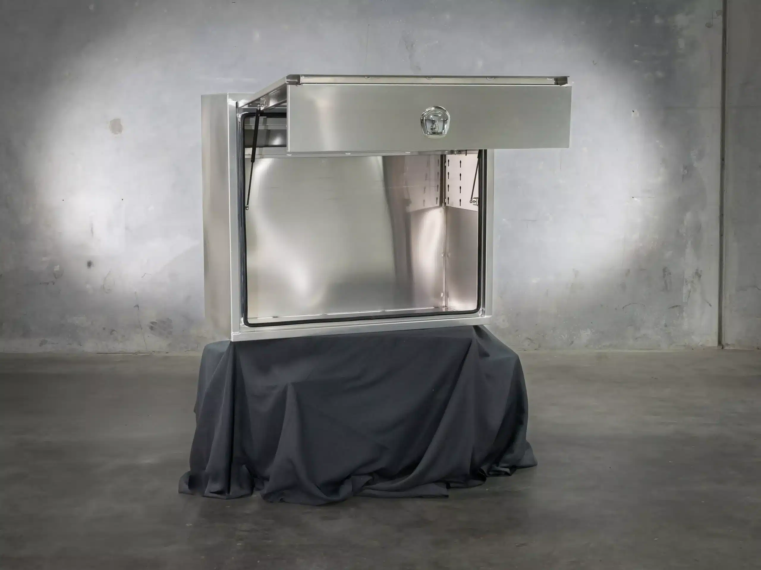 Heavy-duty marine-grade alloy toolbox with assisted gas struts