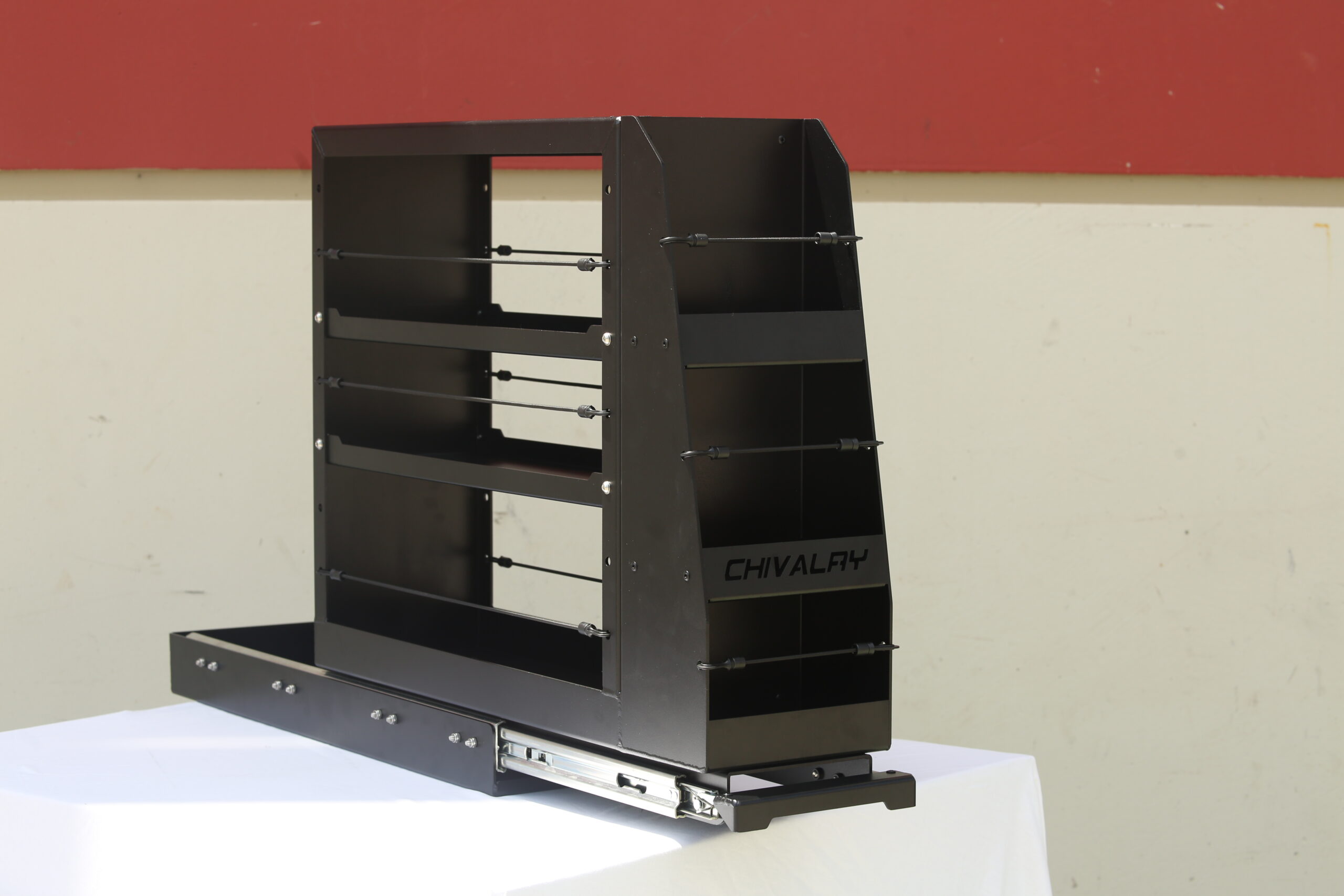 210mm black aluminium pantry with 45kg-rated locking slides