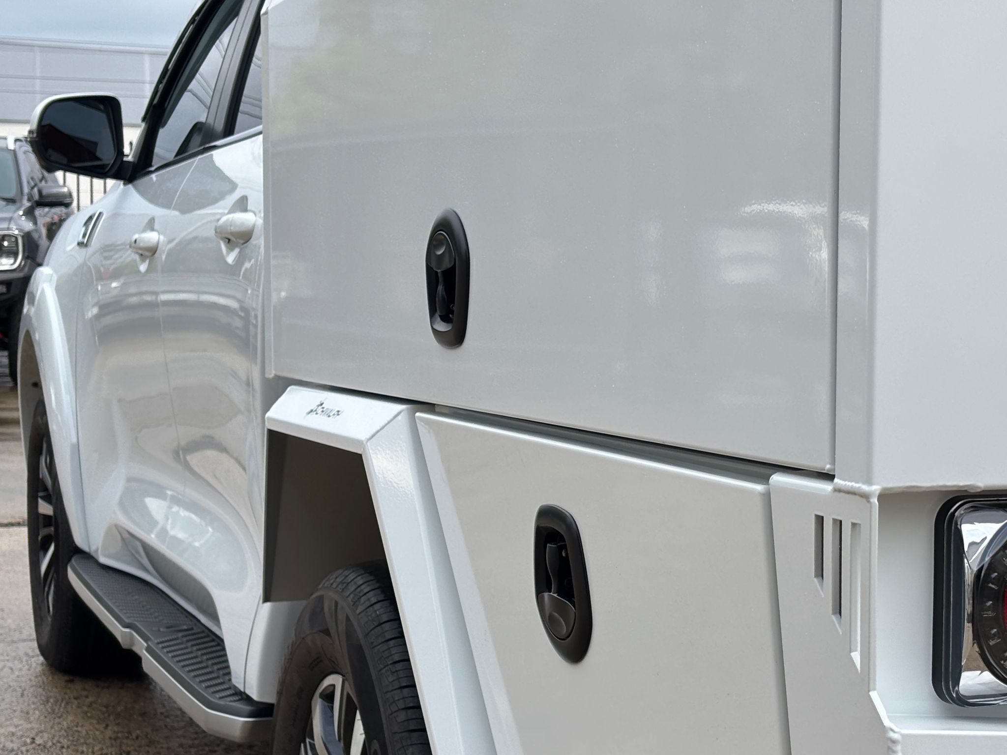 Modern white aluminium service body built for reliability and strength