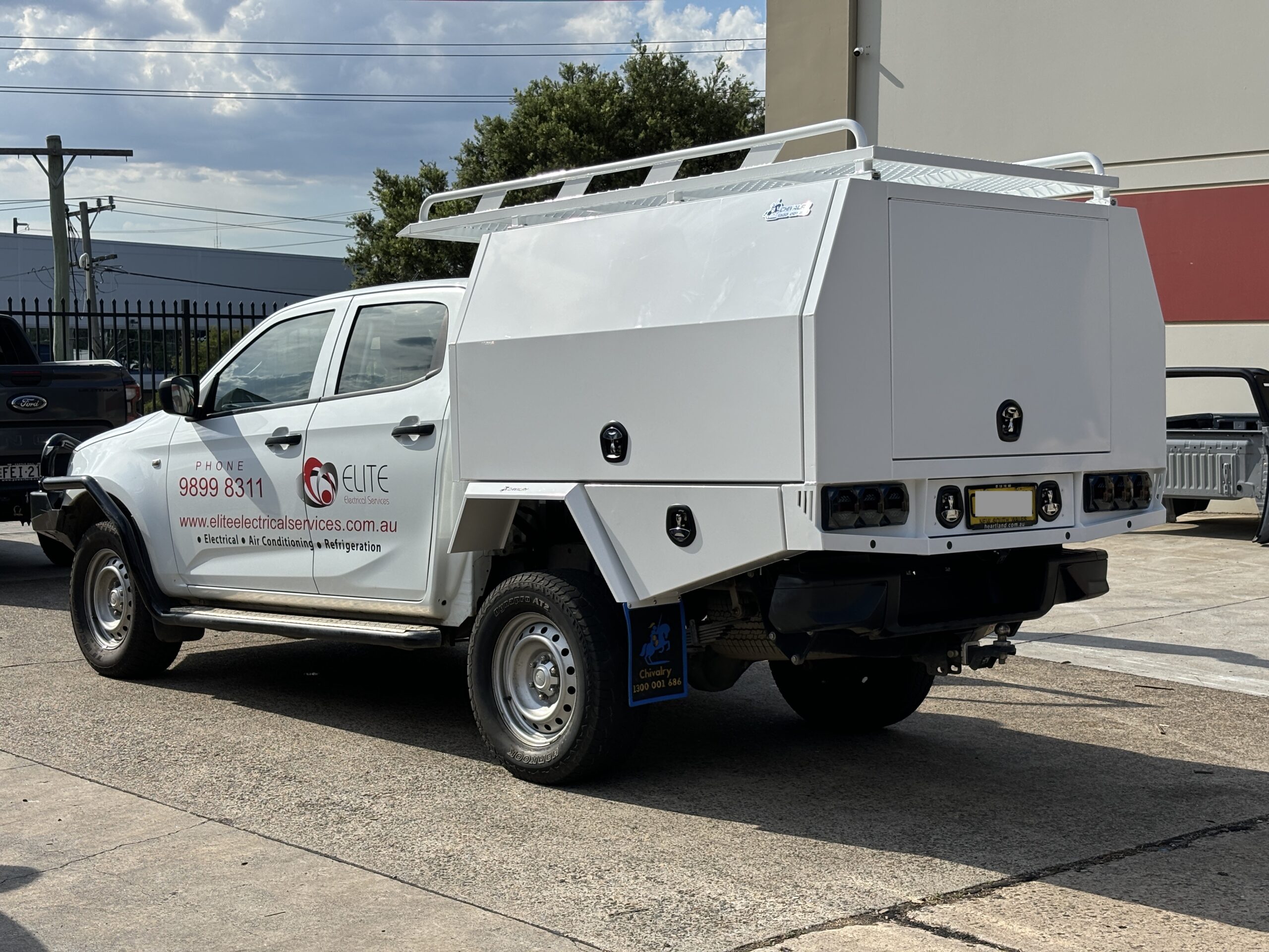Heavy-duty 1650mm flat alloy service body fitted to a dual cab UTE